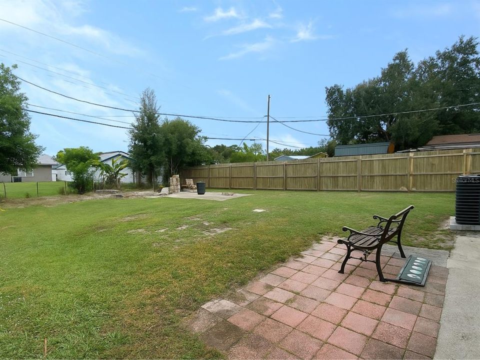 For Sale: $259,000 (2 beds, 1 baths, 952 Square Feet)