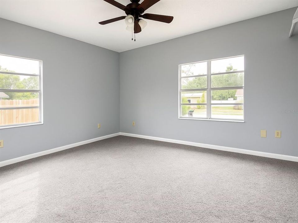 For Sale: $259,000 (2 beds, 1 baths, 952 Square Feet)