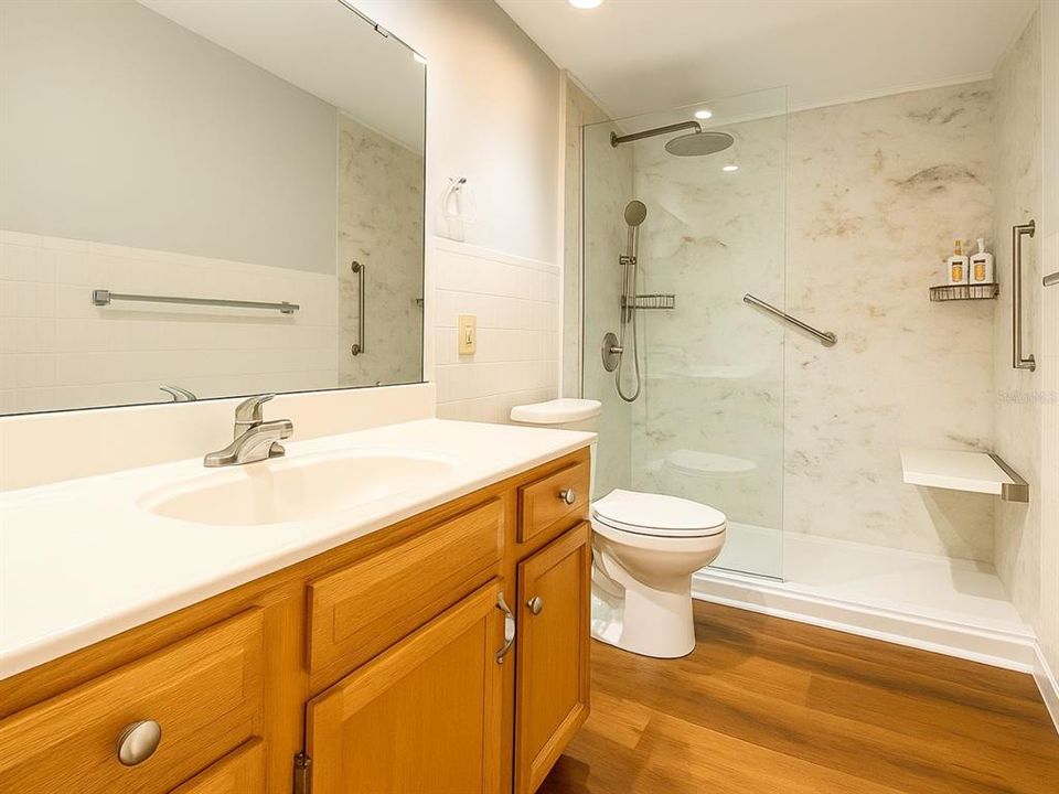 For Sale: $113,000 (1 beds, 1 baths, 877 Square Feet)