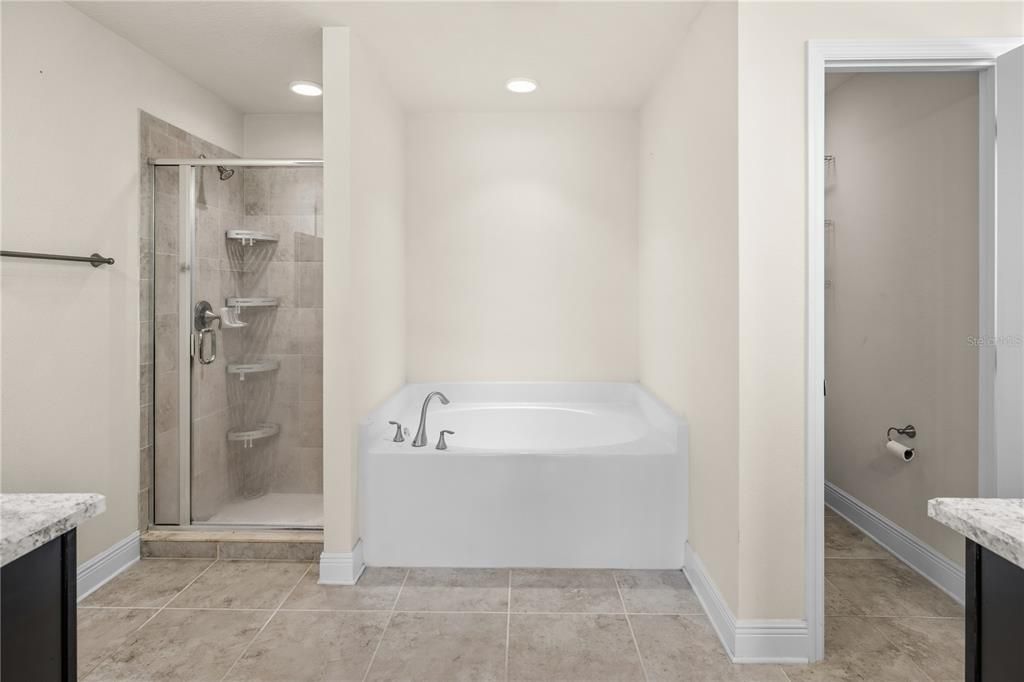 For Rent: $3,200 (3 beds, 2 baths, 1824 Square Feet)