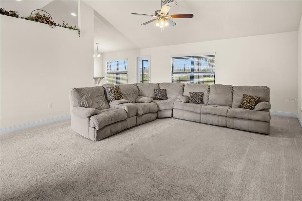 For Rent: $3,200 (3 beds, 2 baths, 1824 Square Feet)