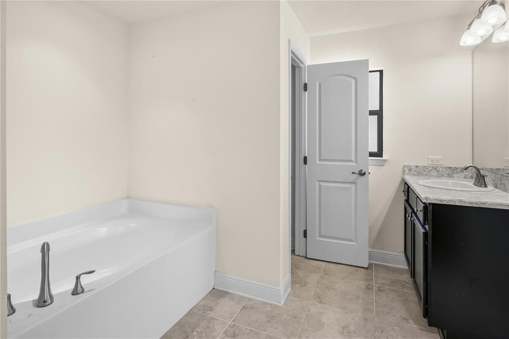 For Rent: $3,200 (3 beds, 2 baths, 1824 Square Feet)