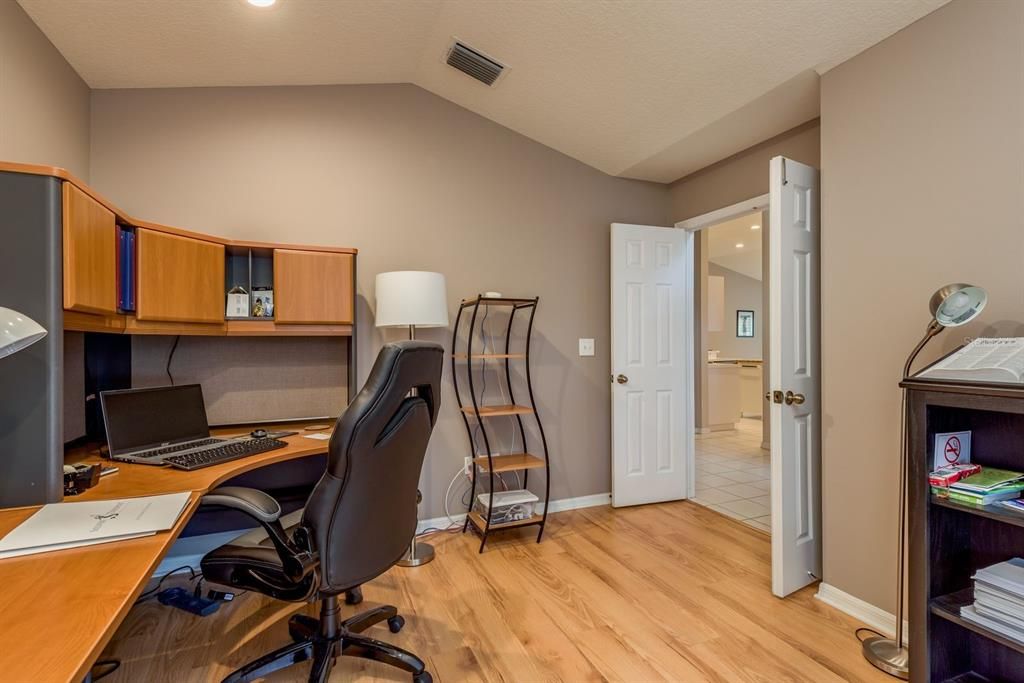 На продажу: $489,500 (4 спален, 2 ванн, 1745 Квадратных фут)