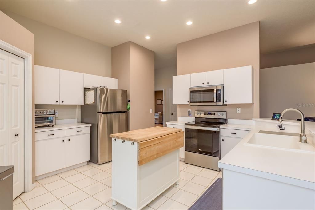 На продажу: $489,500 (4 спален, 2 ванн, 1745 Квадратных фут)