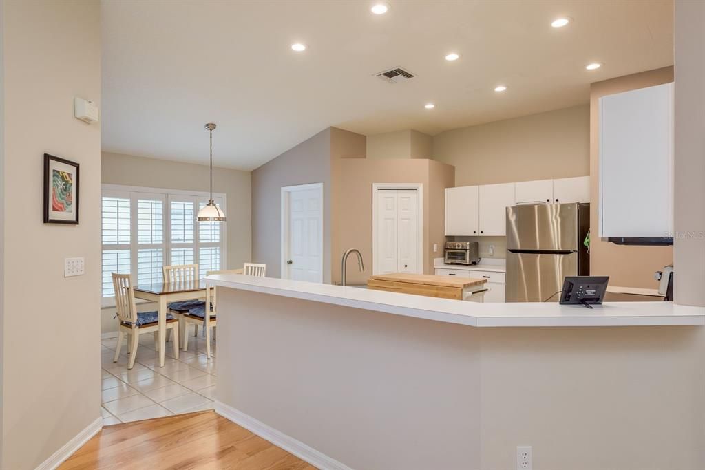 На продажу: $489,500 (4 спален, 2 ванн, 1745 Квадратных фут)