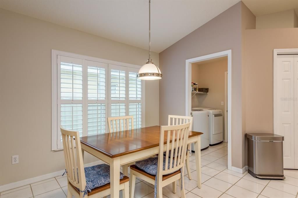 На продажу: $489,500 (4 спален, 2 ванн, 1745 Квадратных фут)