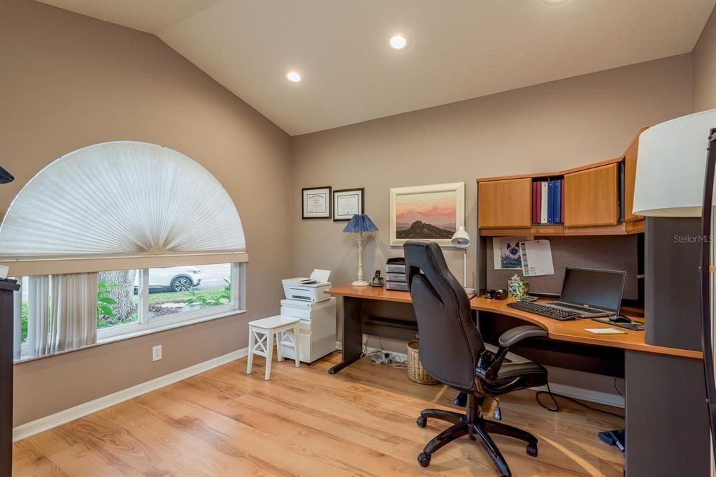 На продажу: $489,500 (4 спален, 2 ванн, 1745 Квадратных фут)