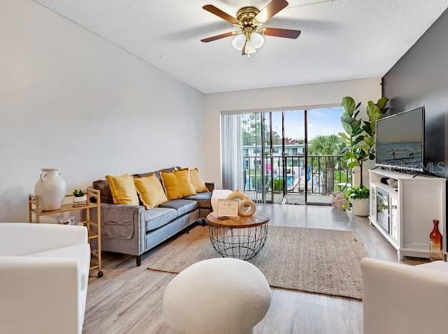 For Sale: $124,900 (2 beds, 2 baths, 910 Square Feet)