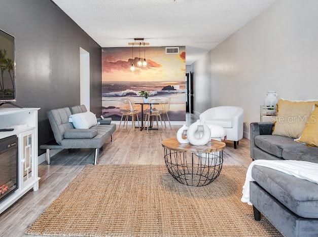 For Sale: $124,900 (2 beds, 2 baths, 910 Square Feet)