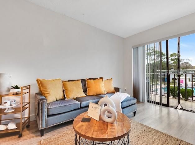 For Sale: $124,900 (2 beds, 2 baths, 910 Square Feet)