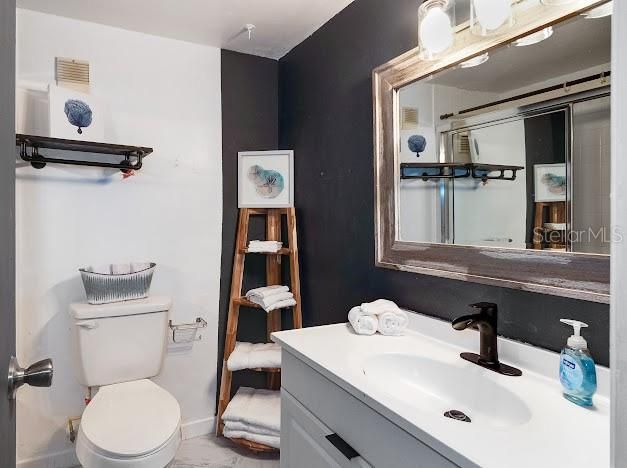 For Sale: $124,900 (2 beds, 2 baths, 910 Square Feet)