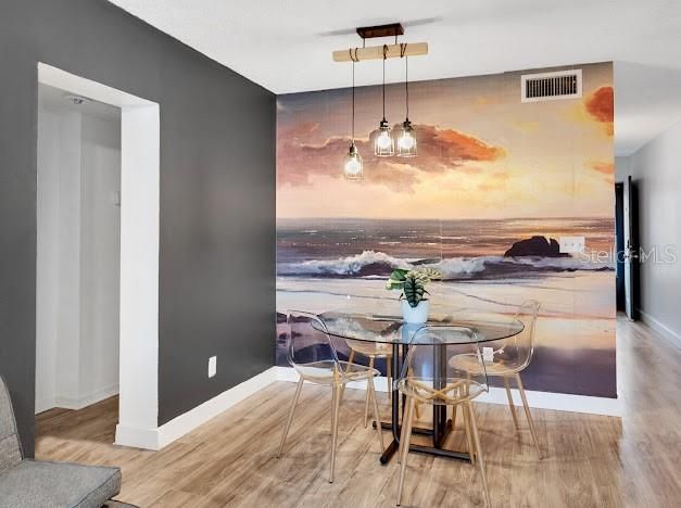 For Sale: $124,900 (2 beds, 2 baths, 910 Square Feet)