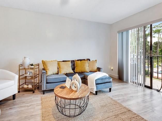 For Sale: $124,900 (2 beds, 2 baths, 910 Square Feet)