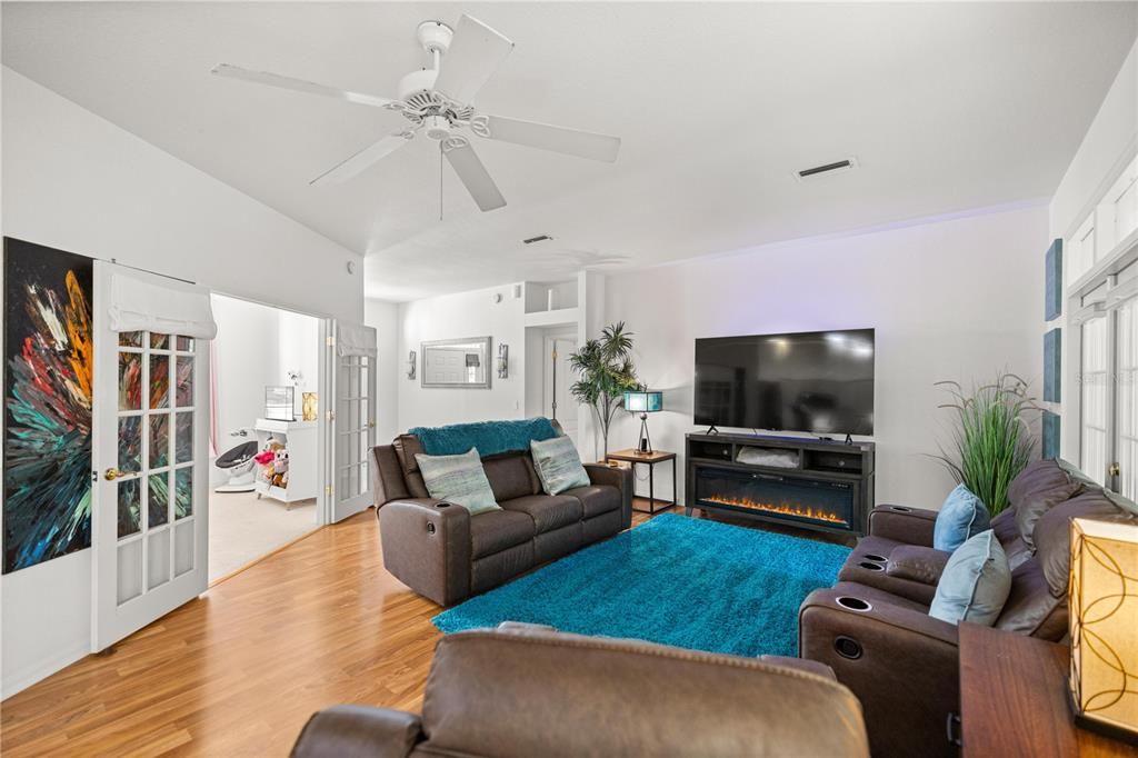 For Sale: $410,000 (3 beds, 2 baths, 2047 Square Feet)