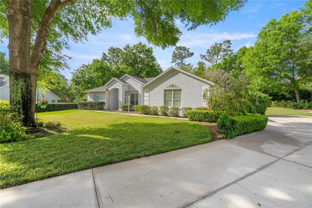 For Sale: $410,000 (3 beds, 2 baths, 2047 Square Feet)