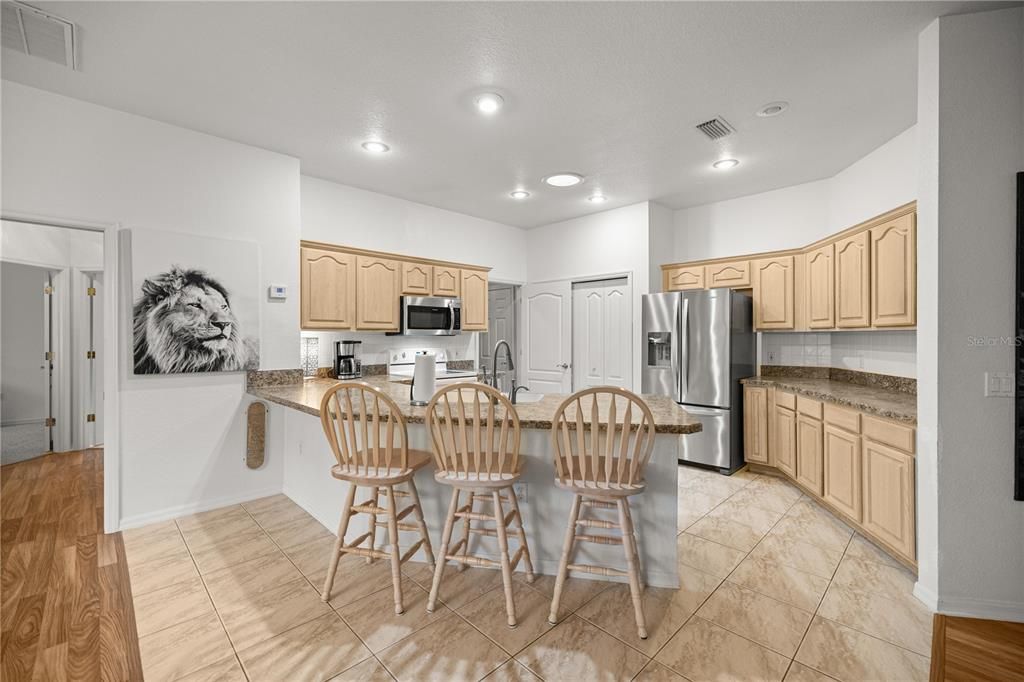 For Sale: $410,000 (3 beds, 2 baths, 2047 Square Feet)