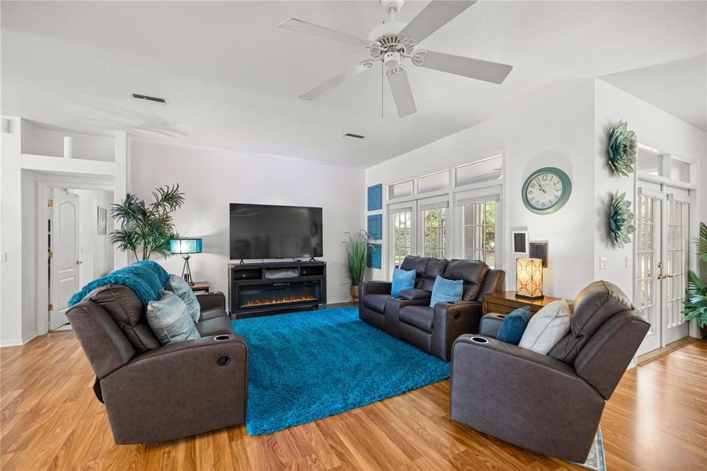 For Sale: $410,000 (3 beds, 2 baths, 2047 Square Feet)