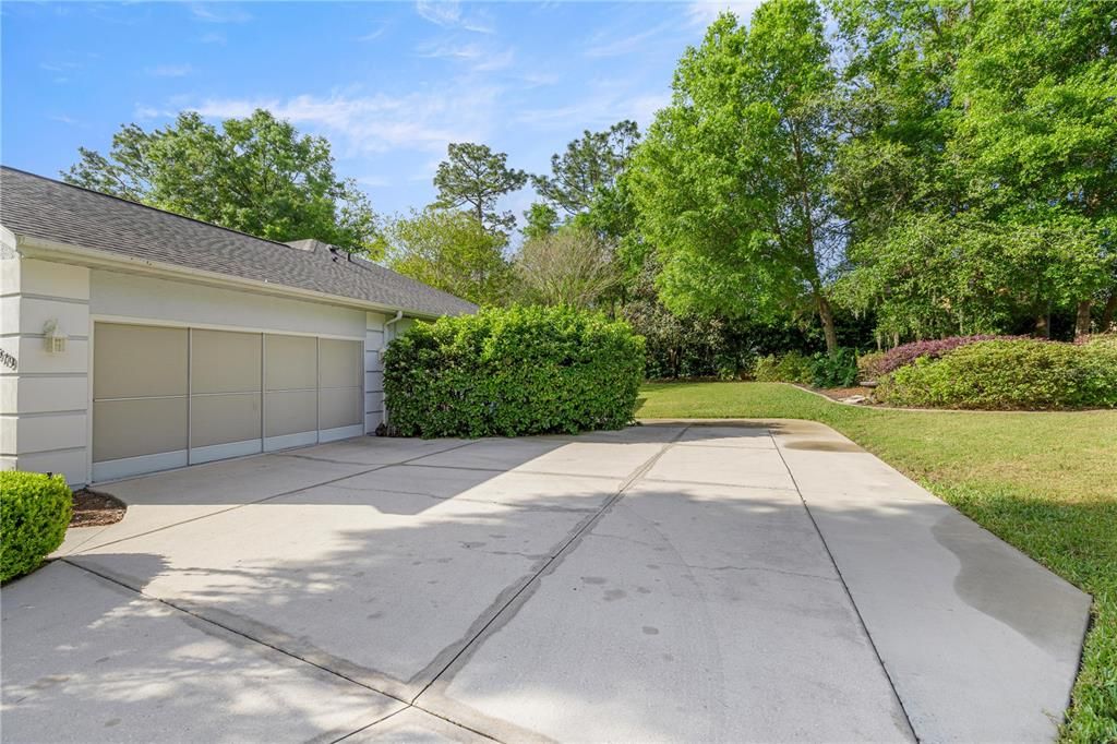 For Sale: $410,000 (3 beds, 2 baths, 2047 Square Feet)