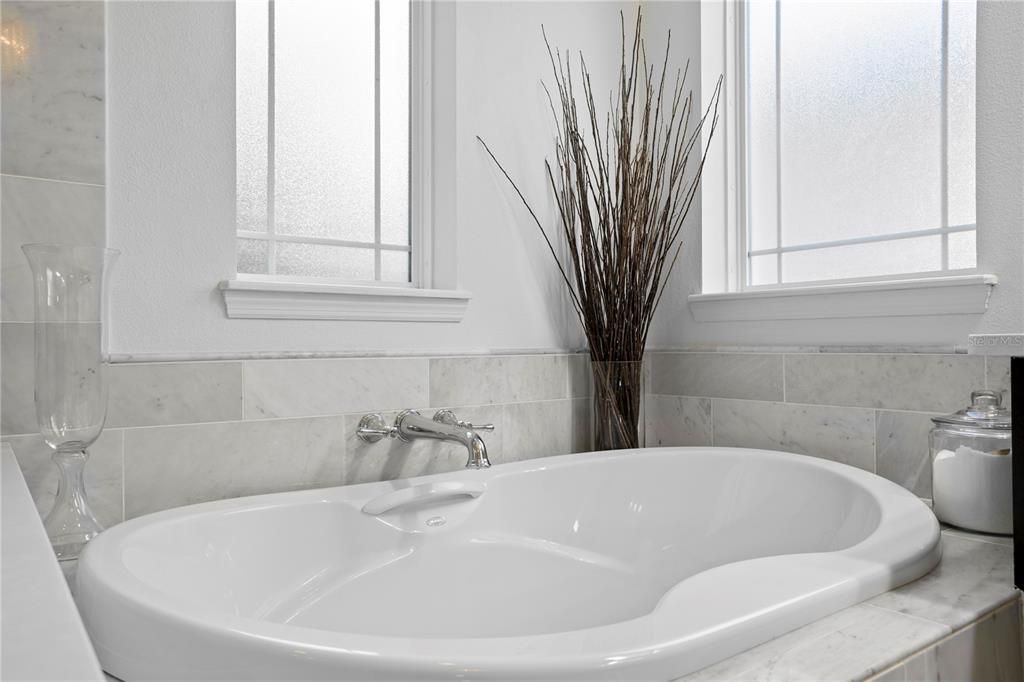 待售: $640,000 (5 贝兹, 3 浴室, 2912 平方英尺)