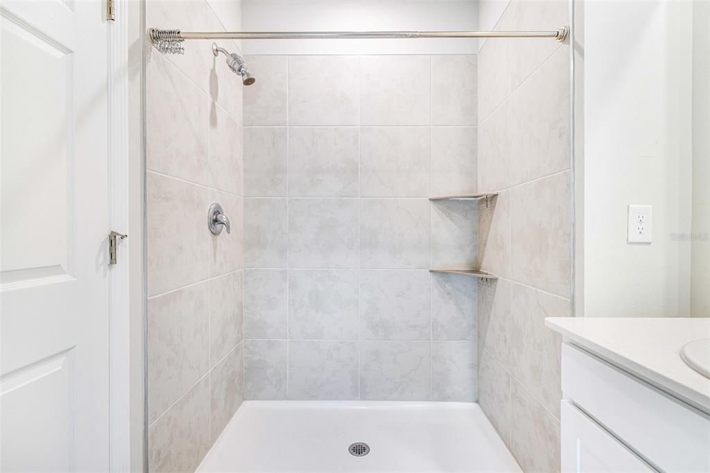 For Sale: $299,000 (2 beds, 2 baths, 1616 Square Feet)