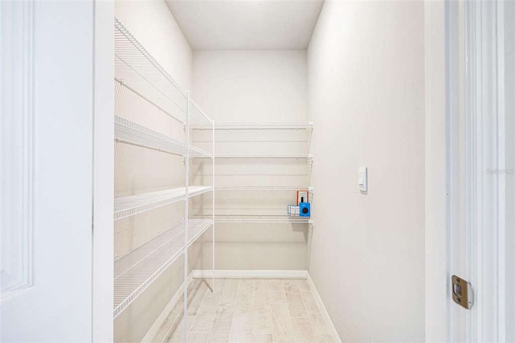 For Sale: $299,000 (2 beds, 2 baths, 1616 Square Feet)