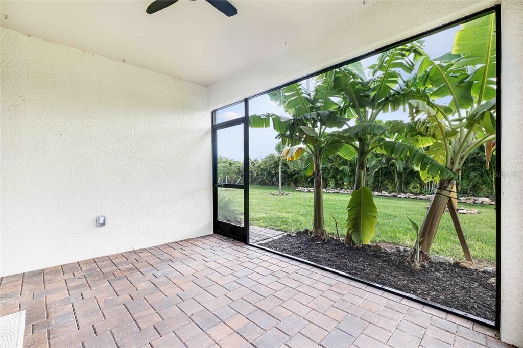 For Sale: $299,000 (2 beds, 2 baths, 1616 Square Feet)