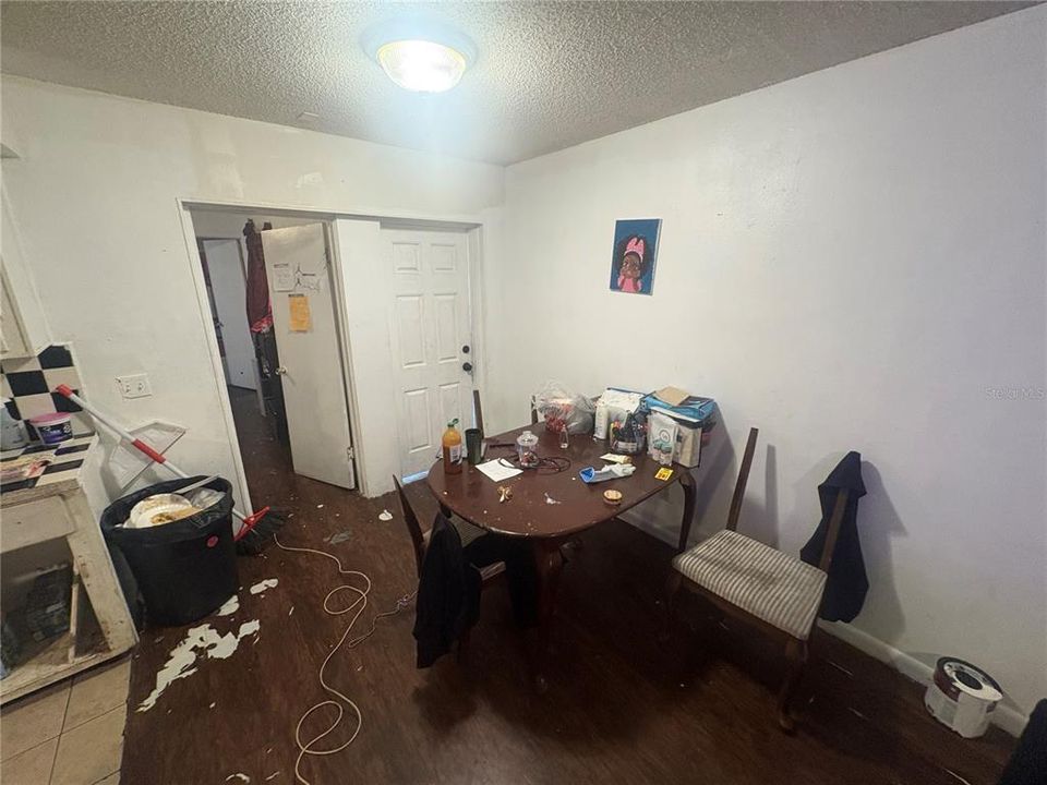 待售: $239,000 (5 贝兹, 3 浴室, 1521 平方英尺)