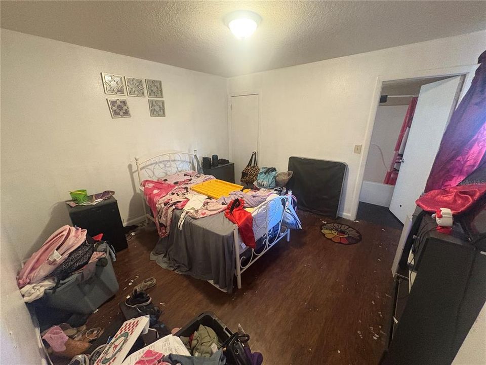 待售: $239,000 (5 贝兹, 3 浴室, 1521 平方英尺)