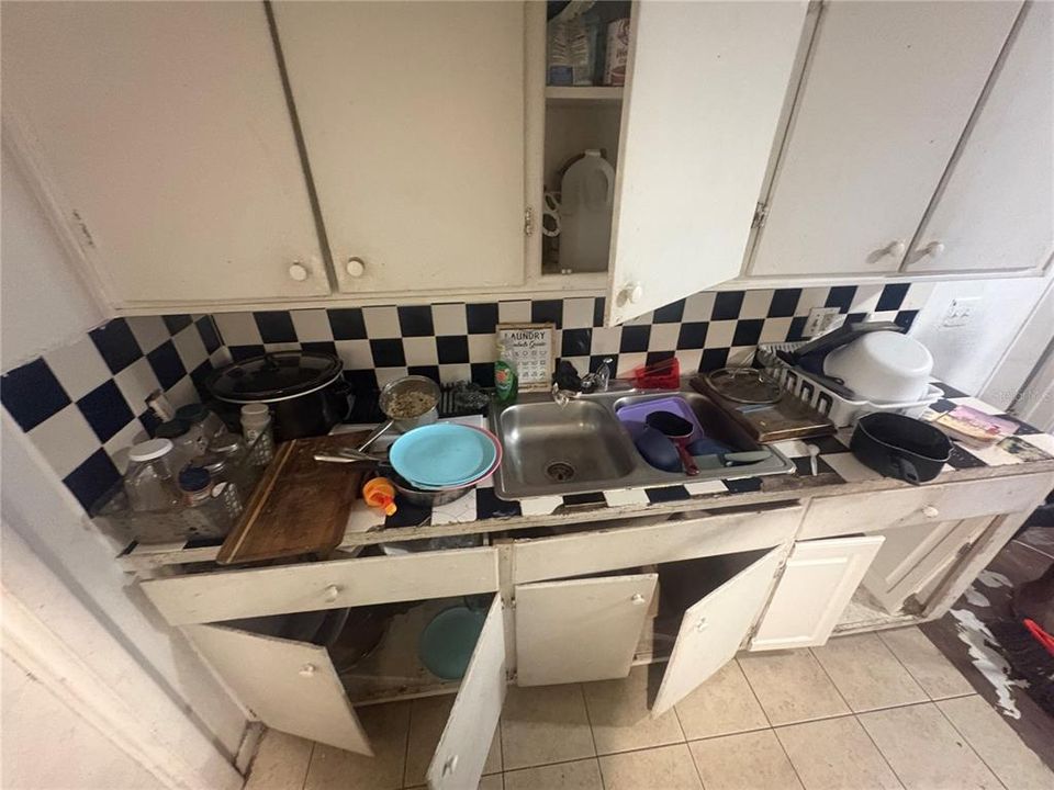 待售: $239,000 (5 贝兹, 3 浴室, 1521 平方英尺)