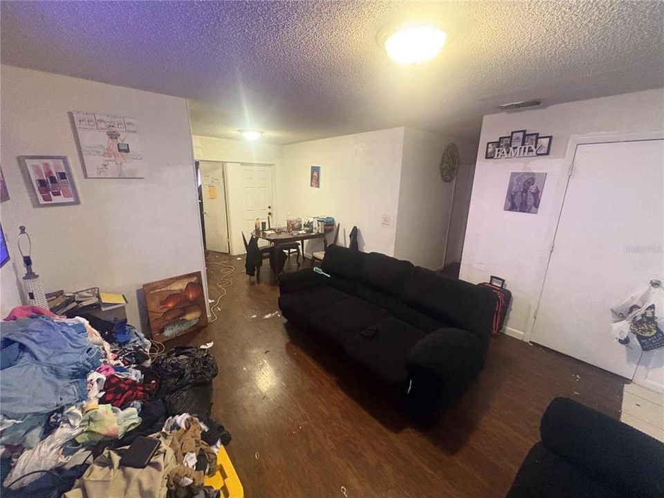 待售: $239,000 (5 贝兹, 3 浴室, 1521 平方英尺)