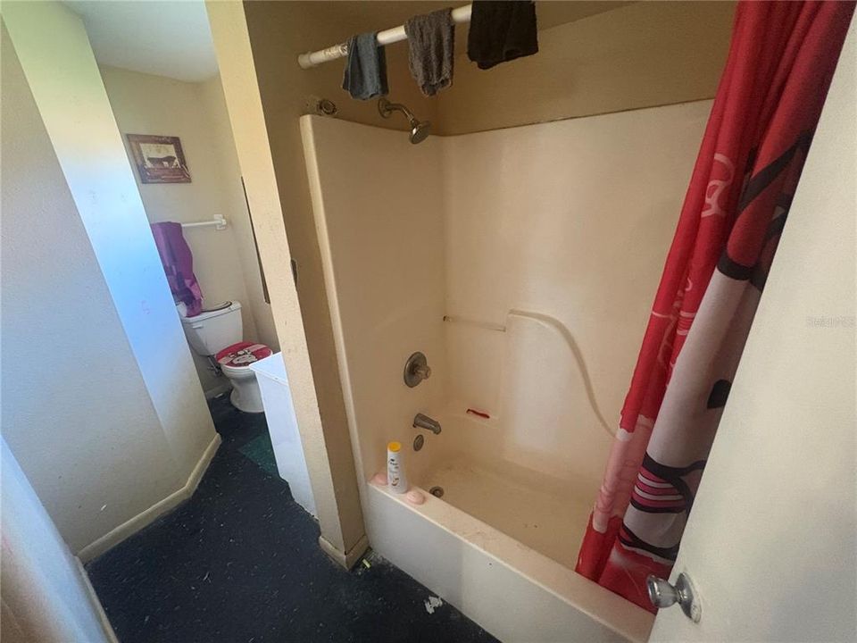 待售: $239,000 (5 贝兹, 3 浴室, 1521 平方英尺)