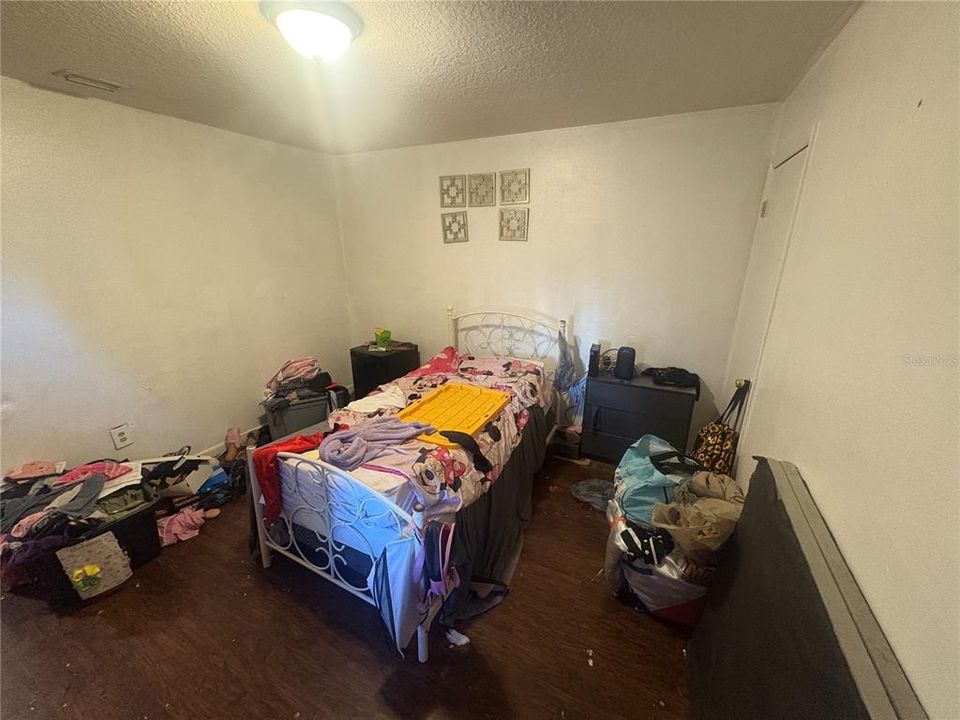 待售: $239,000 (5 贝兹, 3 浴室, 1521 平方英尺)