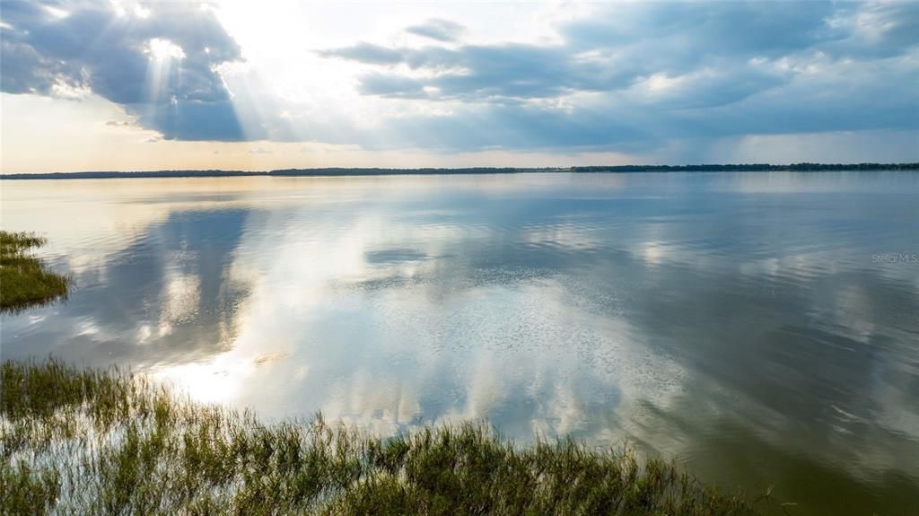 На продажу: $456,990 (3 спален, 2 ванн, 1724 Квадратных фут)