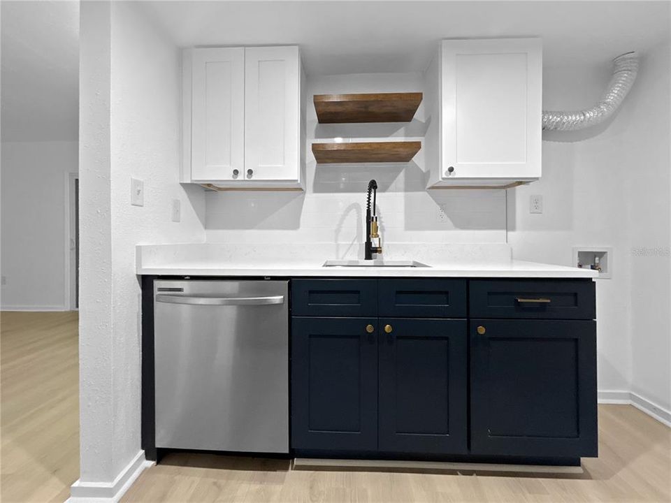 待售: $199,990 (3 贝兹, 2 浴室, 893 平方英尺)