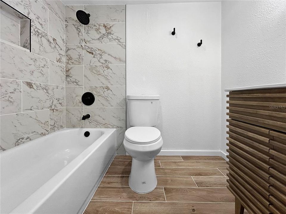 待售: $199,990 (3 贝兹, 2 浴室, 893 平方英尺)