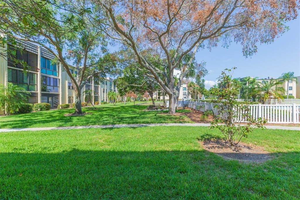 For Rent: $1,795 (2 beds, 2 baths, 955 Square Feet)