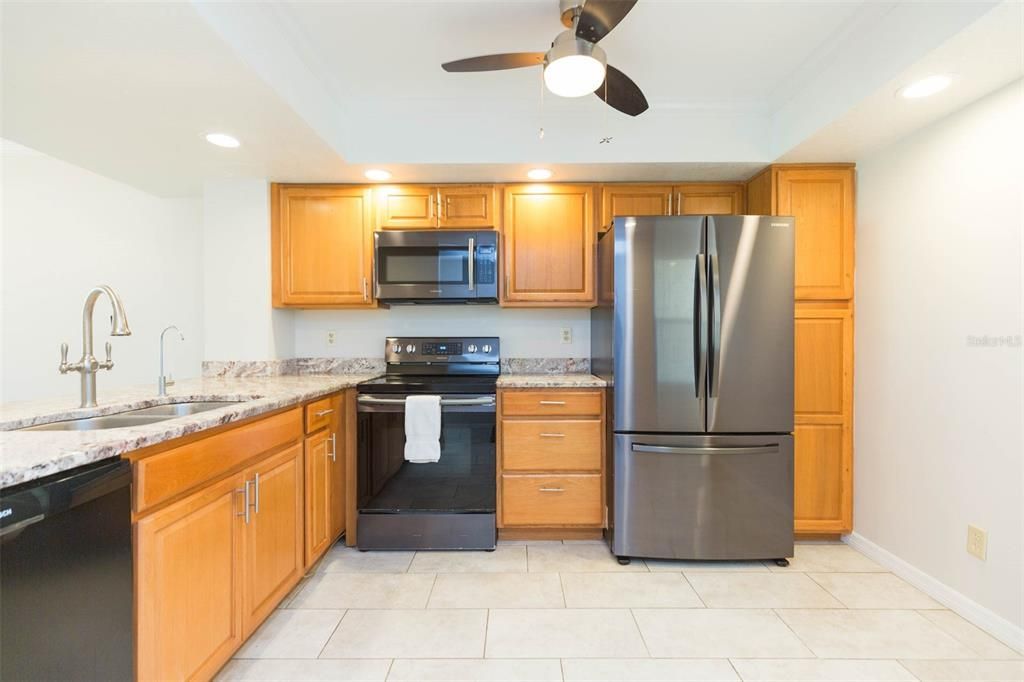 For Rent: $1,795 (2 beds, 2 baths, 955 Square Feet)