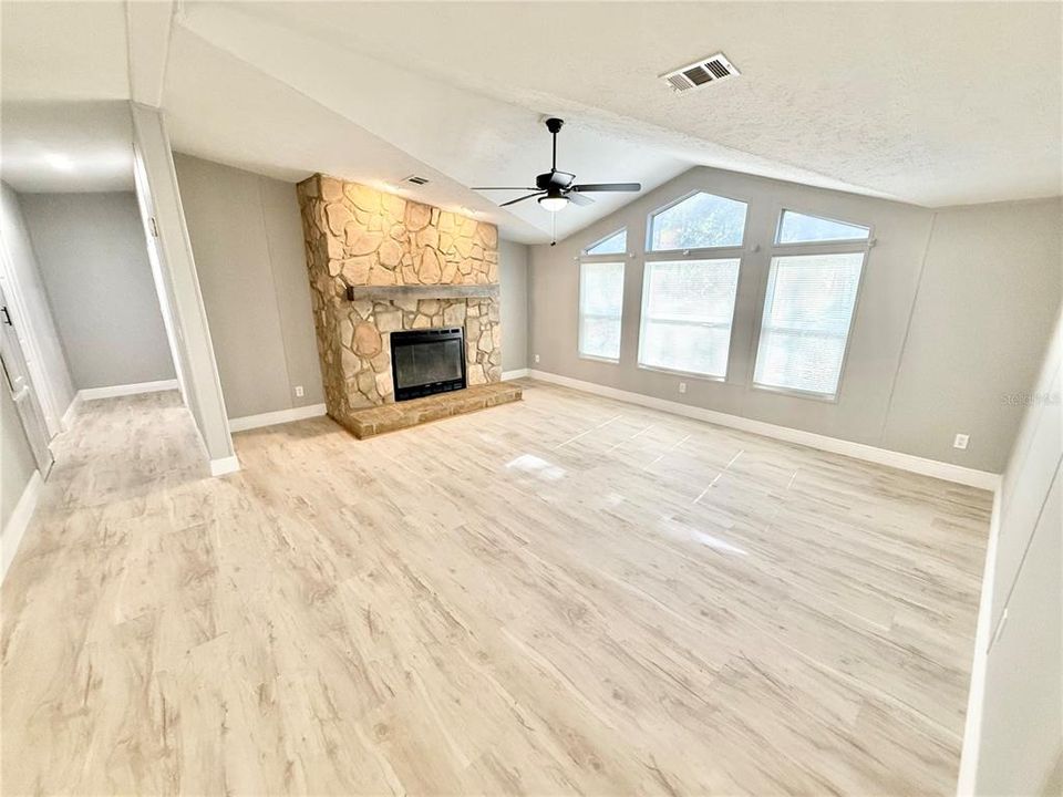 待售: $289,900 (3 贝兹, 2 浴室, 2280 平方英尺)