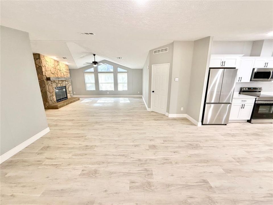 待售: $289,900 (3 贝兹, 2 浴室, 2280 平方英尺)