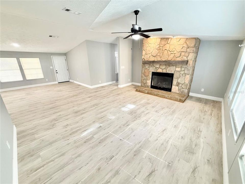 待售: $289,900 (3 贝兹, 2 浴室, 2280 平方英尺)