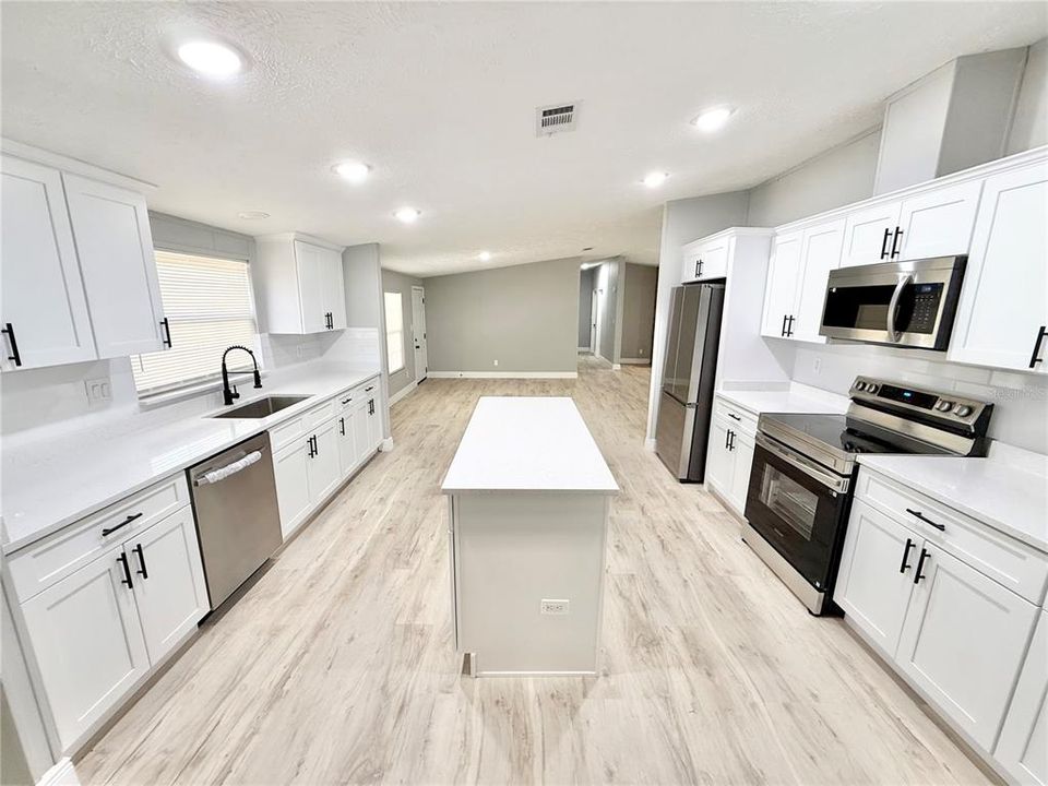 待售: $289,900 (3 贝兹, 2 浴室, 2280 平方英尺)