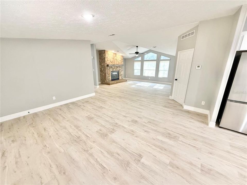 待售: $289,900 (3 贝兹, 2 浴室, 2280 平方英尺)