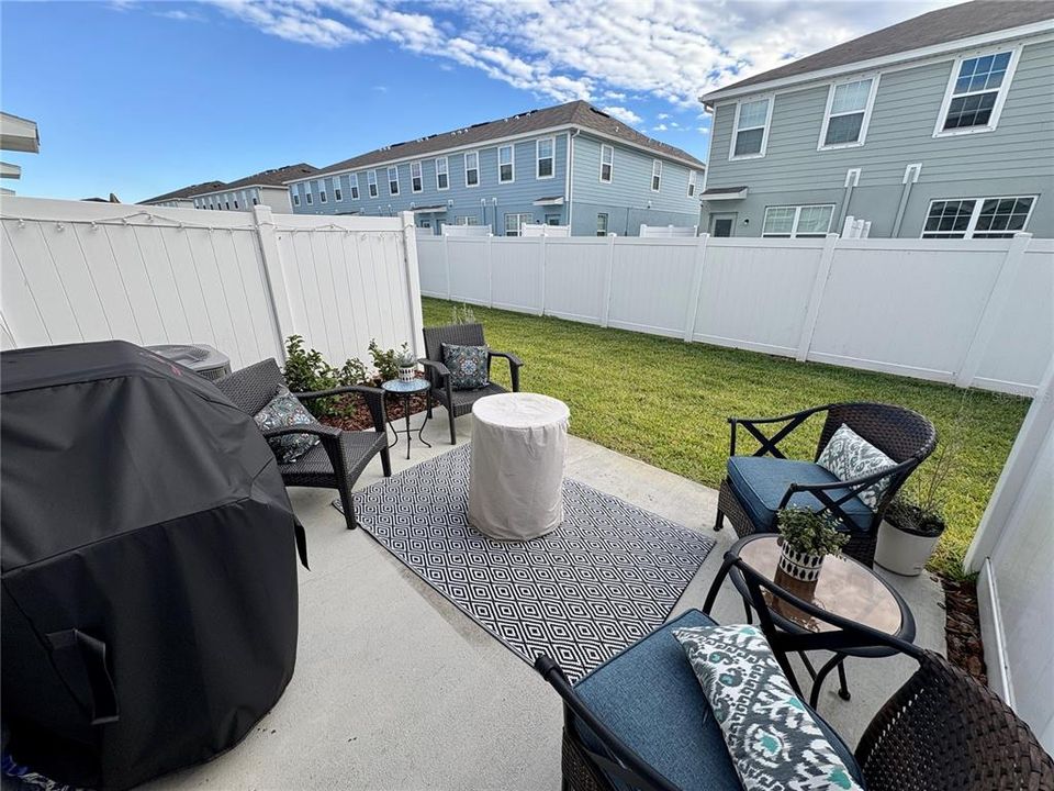 В аренду: $2,400 (3 спален, 2 ванн, 1431 Квадратных фут)