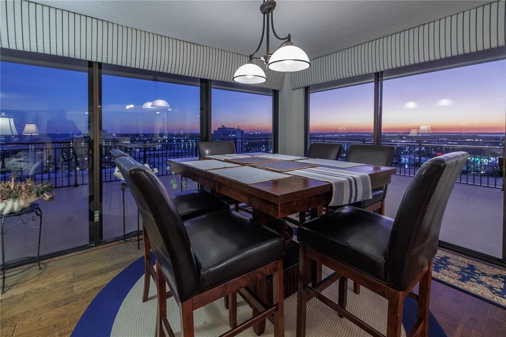 待售: $1,275,000 (3 贝兹, 2 浴室, 2543 平方英尺)