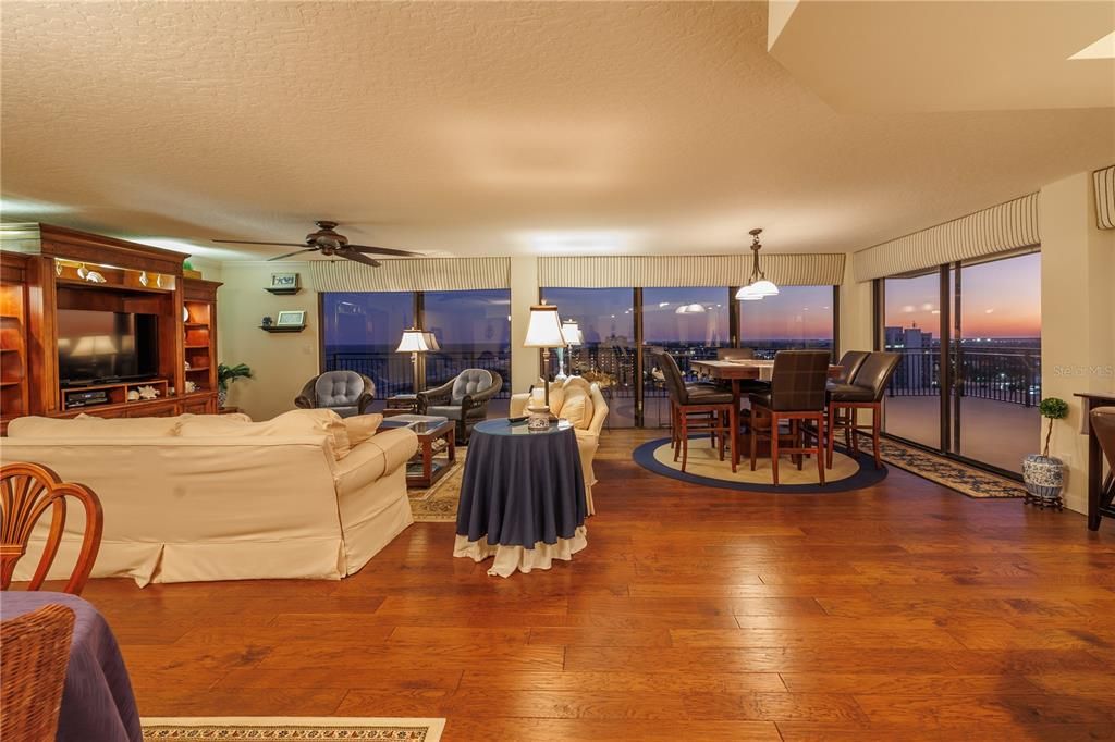 待售: $1,275,000 (3 贝兹, 2 浴室, 2543 平方英尺)