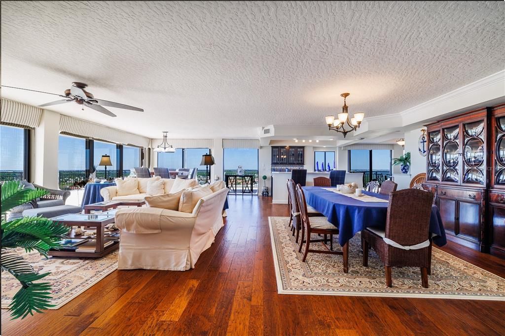 待售: $1,275,000 (3 贝兹, 2 浴室, 2543 平方英尺)