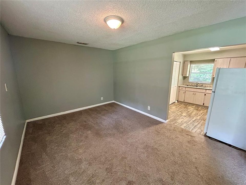 出租: $1,750 (3 贝兹, 1 浴室, 946 平方英尺)