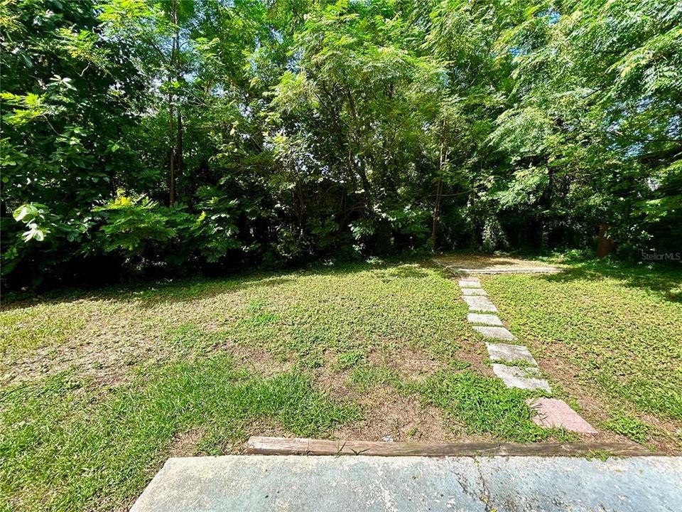 出租: $1,750 (3 贝兹, 1 浴室, 946 平方英尺)