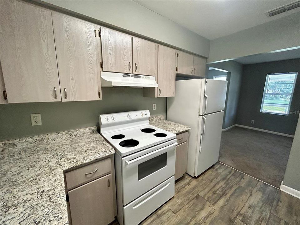 出租: $1,750 (3 贝兹, 1 浴室, 946 平方英尺)