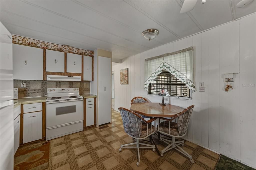 待售: $59,900 (2 贝兹, 1 浴室, 672 平方英尺)